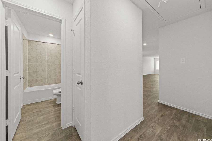 Spacious, unfurnished interior of a new home in Hickory Ridge, Elmendorf (Image 26).