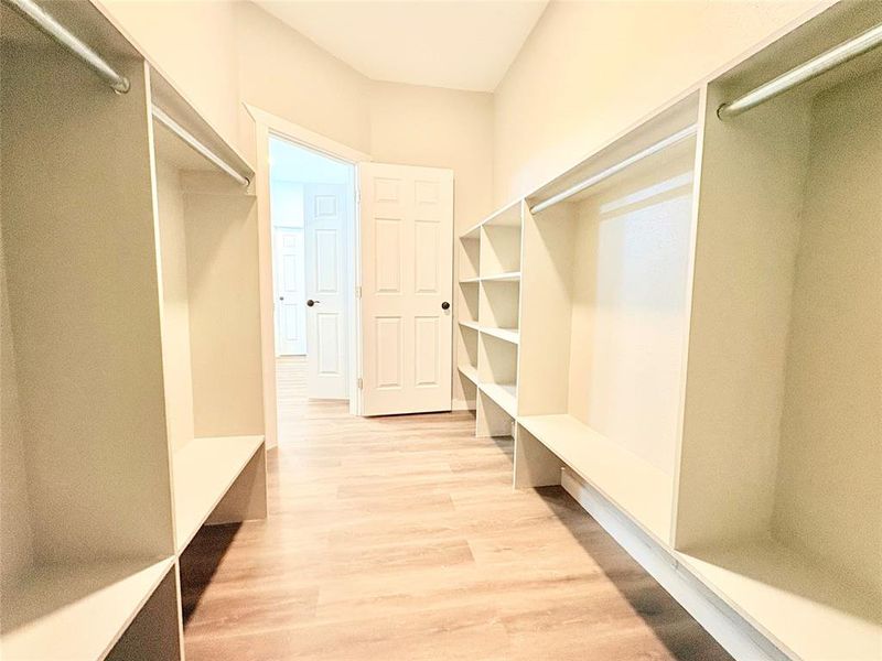 Spacious, unfurnished interior of a new home in , Graham (Image 32).