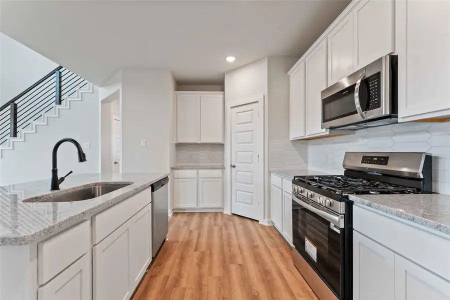 Furnished interior view inside a new home in Magnolia Springs, Montgomery (Image 6).