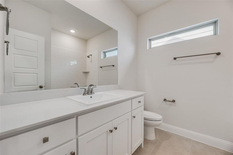 Furnished interior view inside a new home in Bayside, Rowlett (Image 9).
