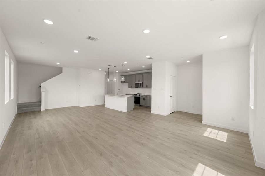 5700 Lakeview- Living Room-2 5700 Lakeview- Living Room-2