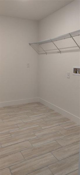 Spacious, unfurnished interior of a new home in Sunset Landing, Spring Hill (Image 9).