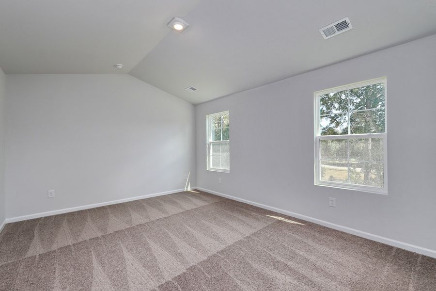 Spacious, unfurnished interior of a new home in Hainer Place, Conway (Image 15).
