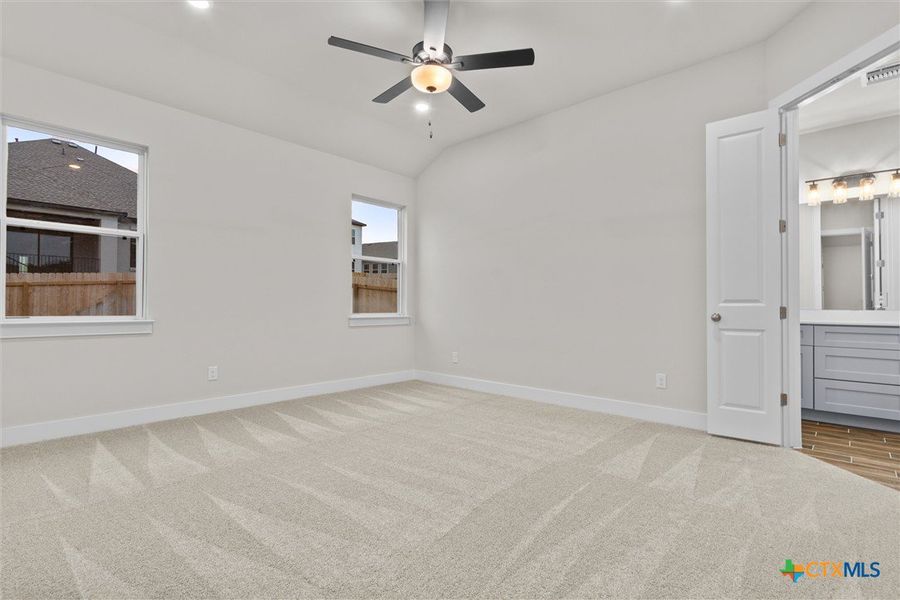 Spacious, unfurnished interior of a new home in Morningstar, Georgetown (Image 12).