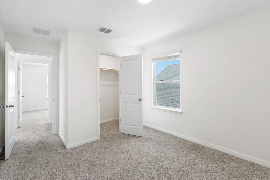 Spacious, unfurnished interior of a new home in Brooks Ranch, Kyle (Image 19).