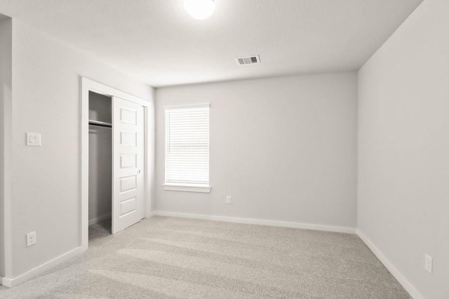 Spacious, unfurnished interior of a new home in Barton Creek Ranch, Conroe (Image 22). Spacious, unfurnished interior of a new home in Barton Creek Ranch, Conroe (Image 22).