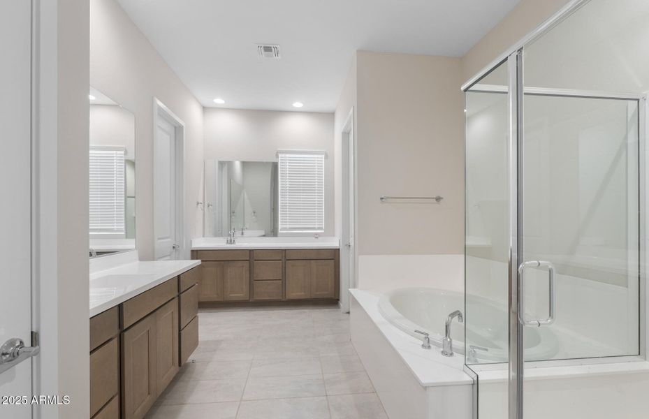 Owner's Bathroom Owner's Bathroom