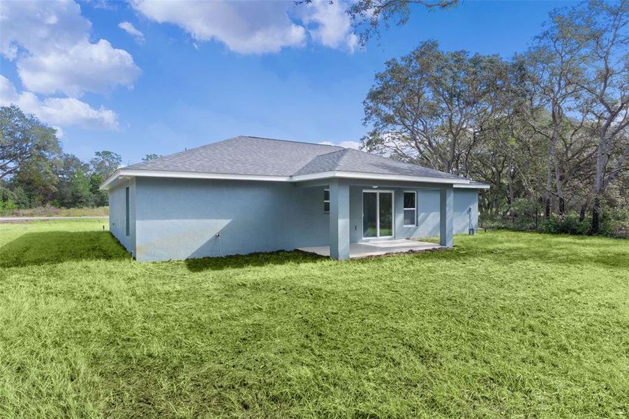 Exterior details and patio area of a home in , Ocklawaha (Image 19).