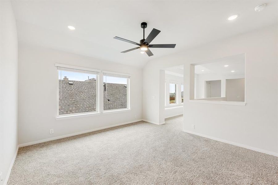 Spacious, unfurnished interior of a new home in Star Ranch, Godley (Image 31).
