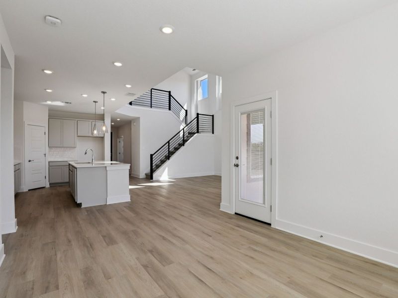 Spacious, unfurnished interior of a new home in Arcadia Ridge - Classic Series, San Antonio (Image 22).