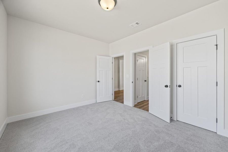 Spacious, unfurnished interior of a new home in , Hartwell (Image 25).