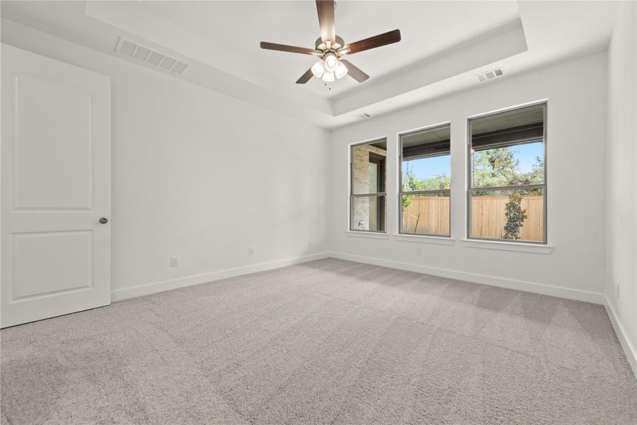 Spacious, unfurnished interior of a new home in Kresston, Montgomery (Image 12).