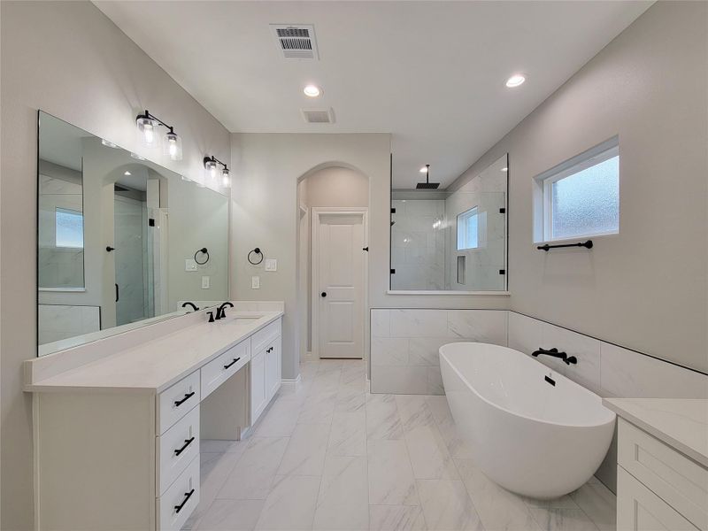 Furnished interior view inside a new home in , Conroe (Image 7).