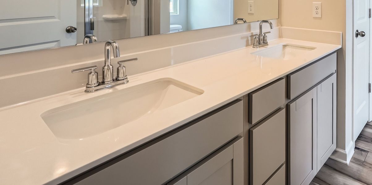 3220 Crawford Ave   Print Quality   006   11 2nd Floor Primary Bathroom