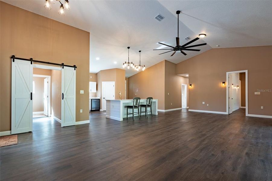 Spacious, unfurnished interior of a new home in , Spring Hill (Image 22).