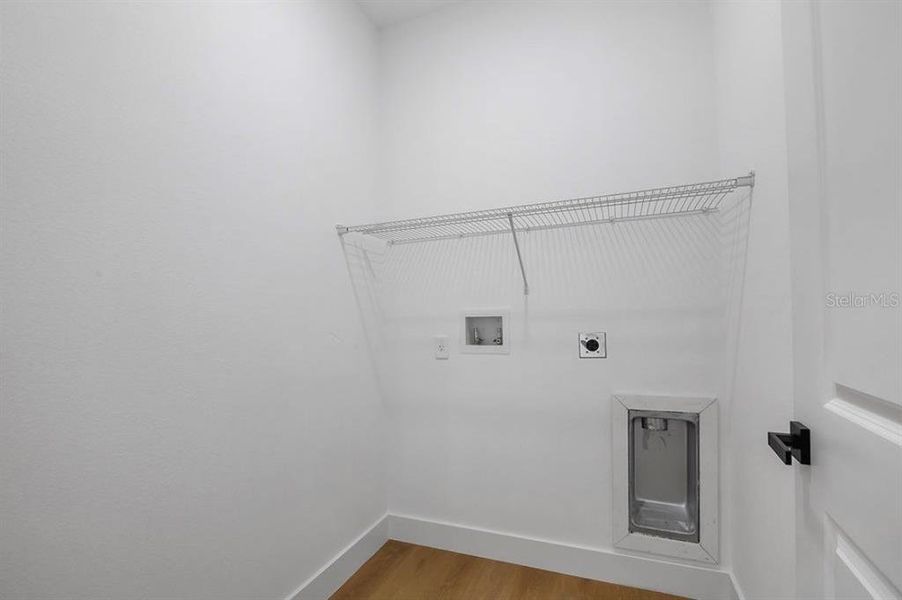 Spacious, unfurnished interior of a new home in , Sanford (Image 14).