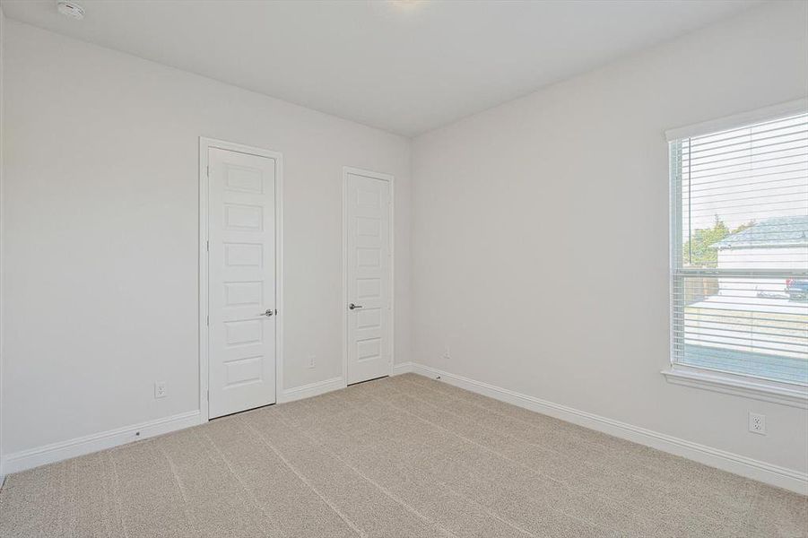 Spacious, unfurnished interior of a new home in Oak Creek Ranch, Midlothian (Image 32).