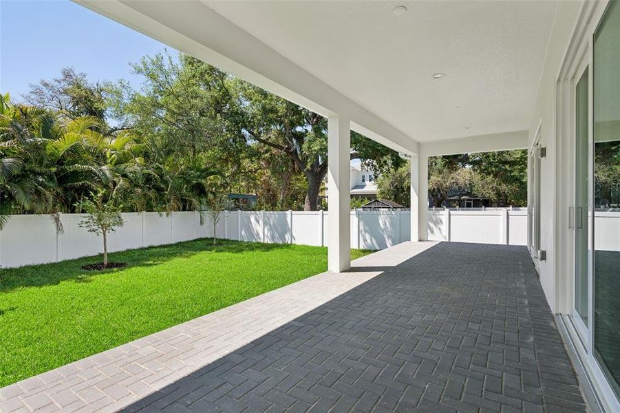 Exterior details and patio area of a home in , Tampa (Image 21).