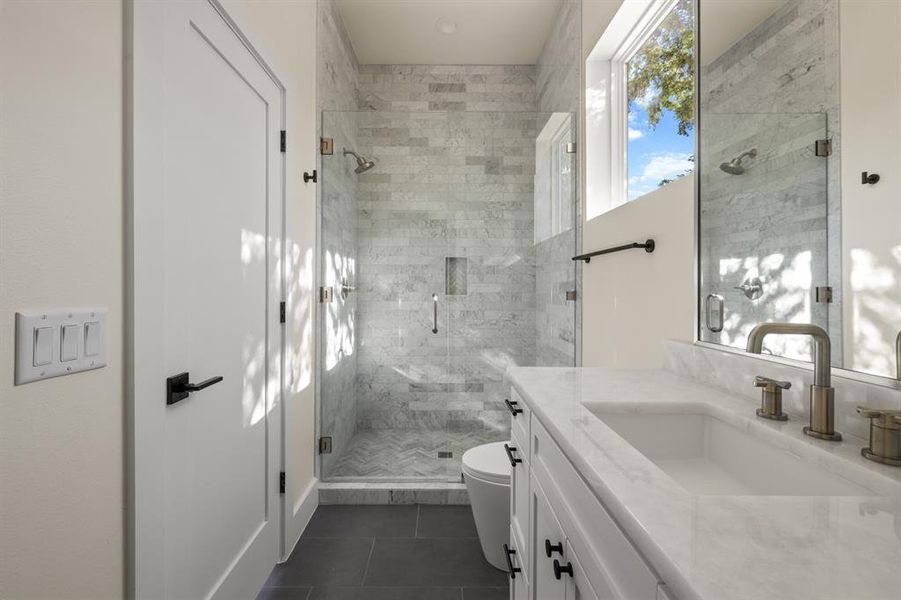 Guest House FULL Bath Guest House FULL Bath