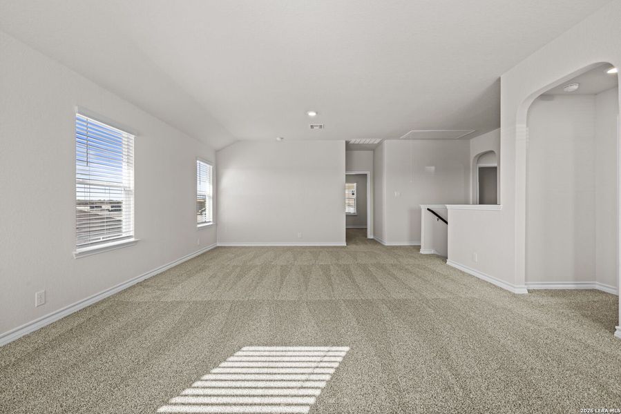 Spacious, unfurnished interior of a new home in Redbird Ranch, San Antonio (Image 14).