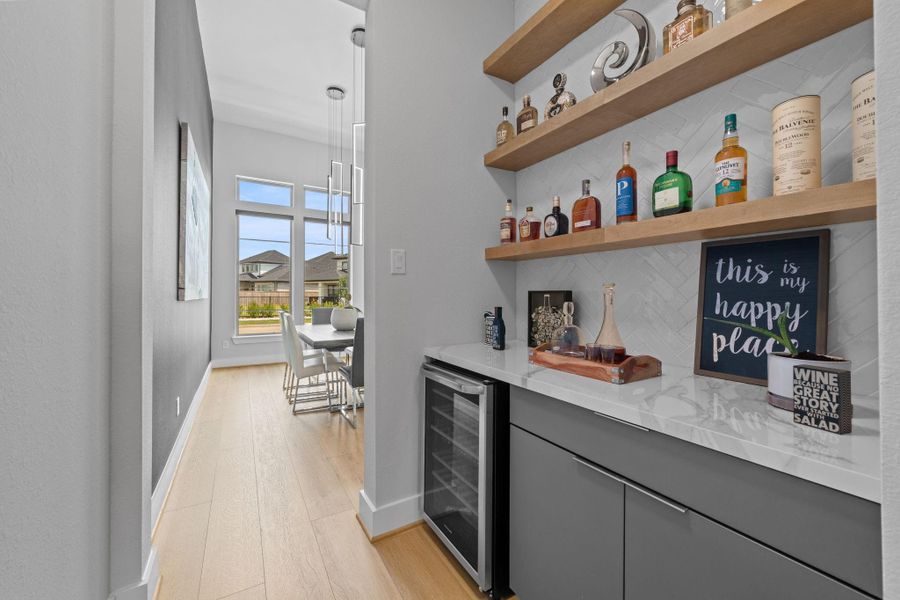 Bar area, wine fridge included