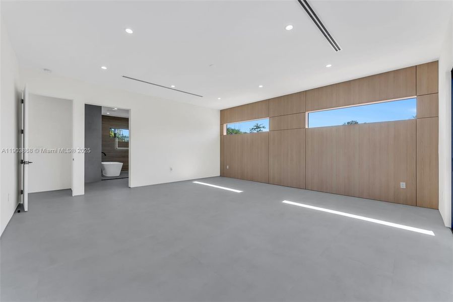 Spacious, unfurnished interior of a new home in , Miami Springs (Image 17).