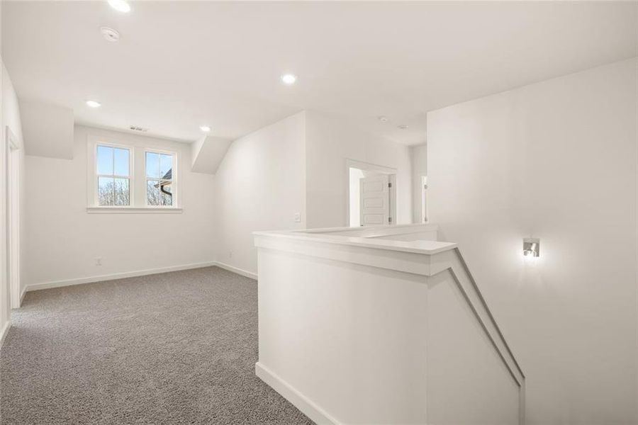 Spacious, unfurnished interior of a new home in , Gainesville (Image 44).