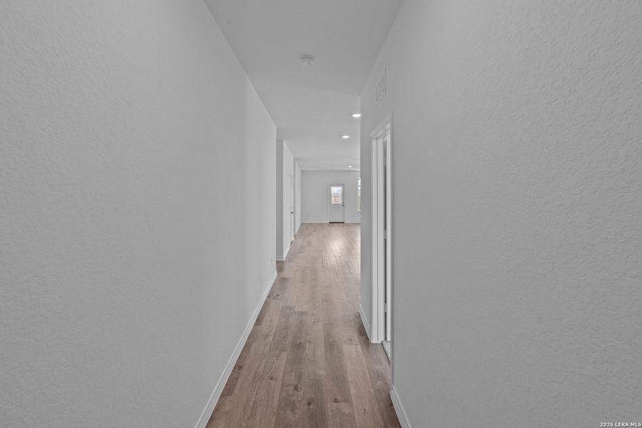 Spacious, unfurnished interior of a new home in Cinco Lakes, San Antonio (Image 26). Spacious, unfurnished interior of a new home in Cinco Lakes, San Antonio (Image 26).