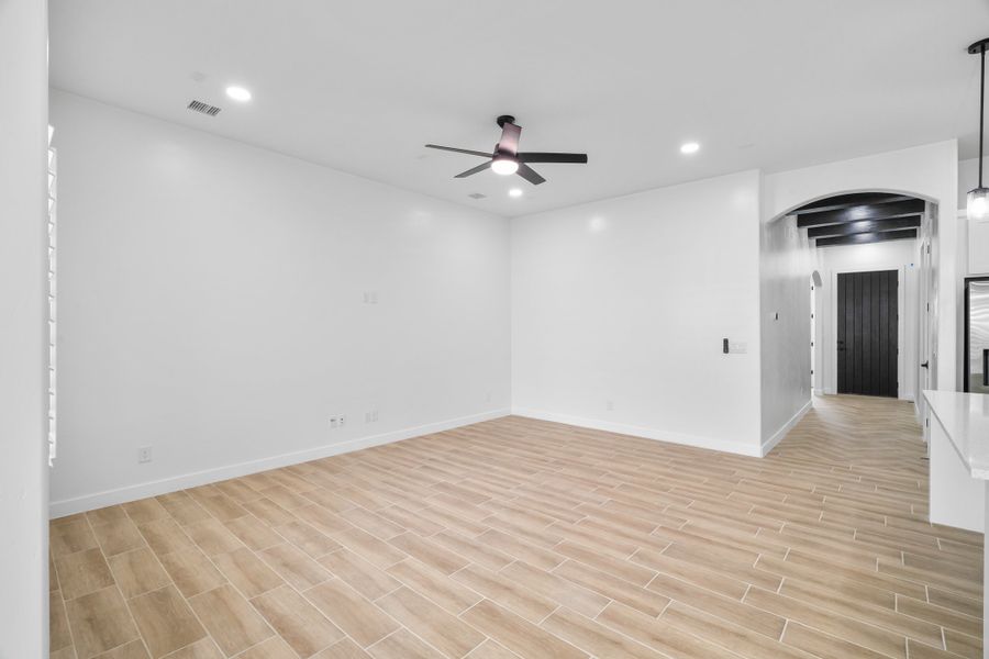 Spacious, unfurnished interior of a new home in Paseo Del Este Unit 9, El Paso (Image 24). Spacious, unfurnished interior of a new home in Paseo Del Este Unit 9, El Paso (Image 24).