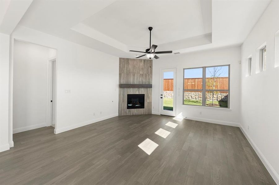 17. 3225 Agnew - Family (2)