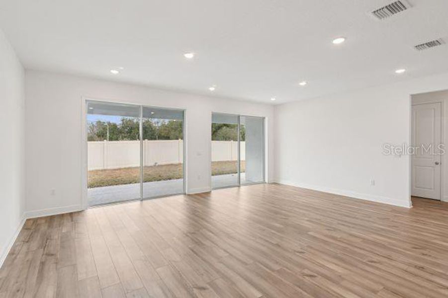 Spacious, unfurnished interior of a new home in Sugarmill Woods, Homosassa (Image 16). Spacious, unfurnished interior of a new home in Sugarmill Woods, Homosassa (Image 16).
