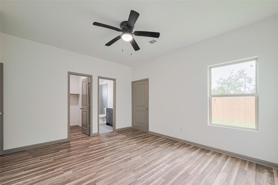 Image 8 of a home in . Image 8 of a home in .