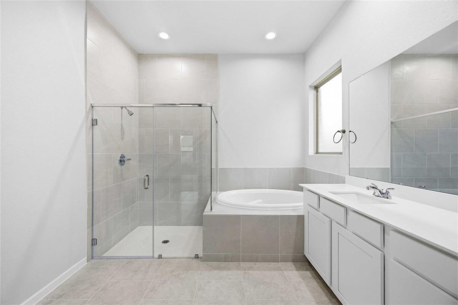Furnished interior view inside a new home in Lago Mar  50'  &  55', Texas City (Image 6).