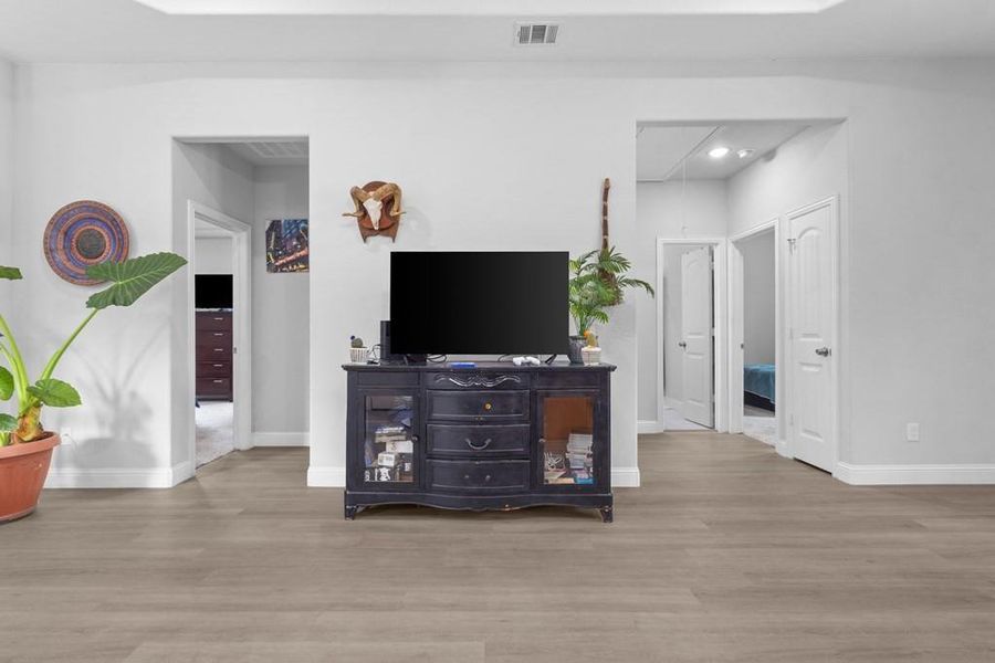 Furnished interior view inside a new home in , Mabank (Image 13).
