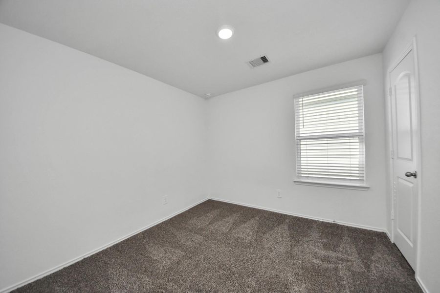Spacious, unfurnished interior of a new home in Legacy Park, Houston (Image 34).