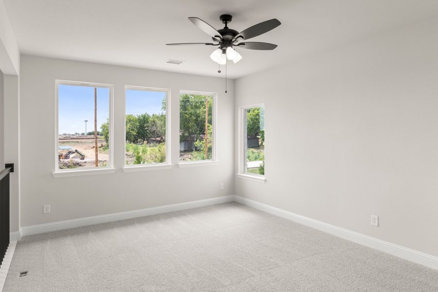 Spacious, unfurnished interior of a new home in Nelson Lake Estates, Rockwall (Image 19). Spacious, unfurnished interior of a new home in Nelson Lake Estates, Rockwall (Image 19).