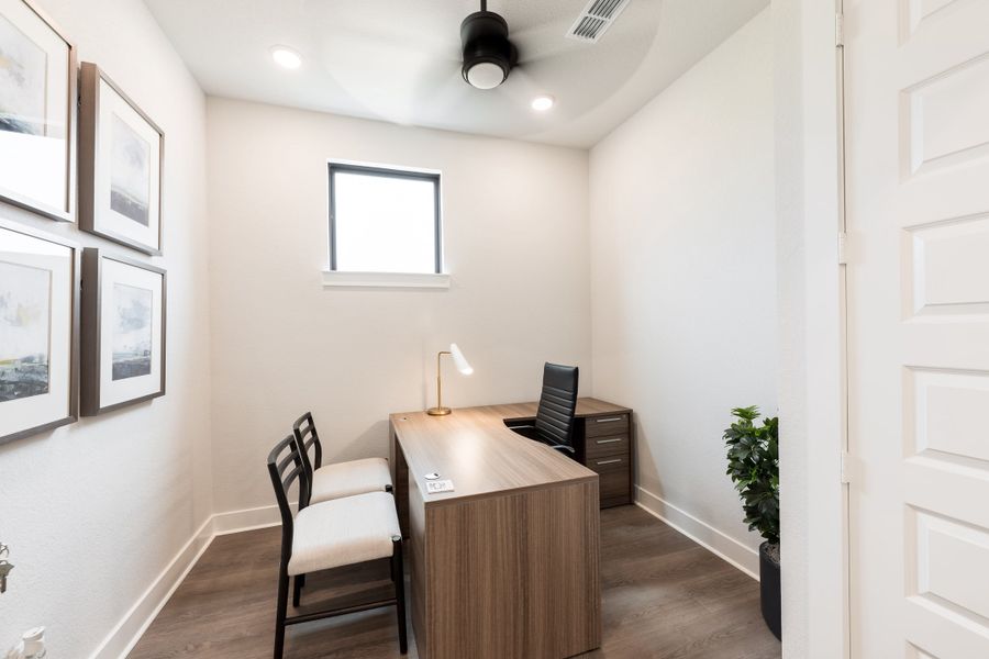 Image 72 representing the Goldeneye by Tri Pointe Homes in Tompkins Reserve, Katy, TX.