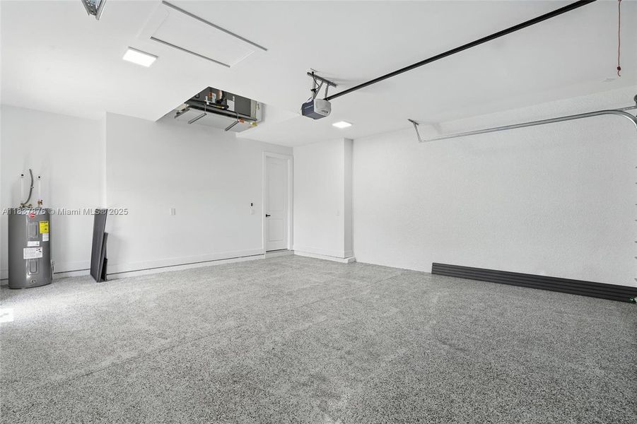 Spacious, unfurnished interior of a new home in , Cape Coral (Image 13). Spacious, unfurnished interior of a new home in , Cape Coral (Image 13).