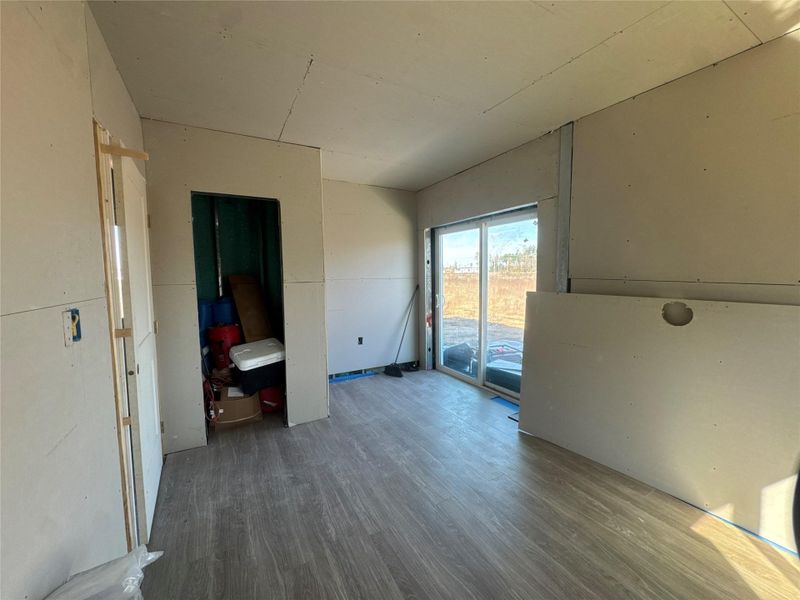 Spacious, unfurnished interior of a new home in , Cleveland (Image 9).