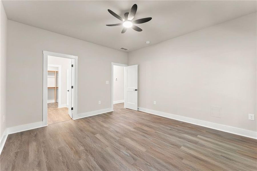 Spacious, unfurnished interior of a new home in , Jefferson (Image 21).
