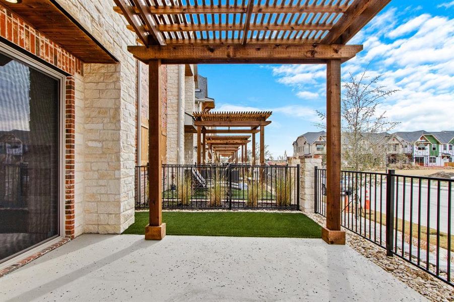 003-1232Armstrong-TheColony-TX-75056-Patio.jpg-FULL