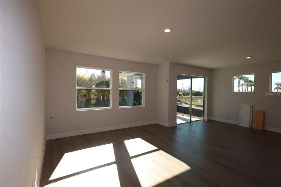 Spacious, unfurnished interior of a new home in Waterset Classic Series, Apollo Beach (Image 8).