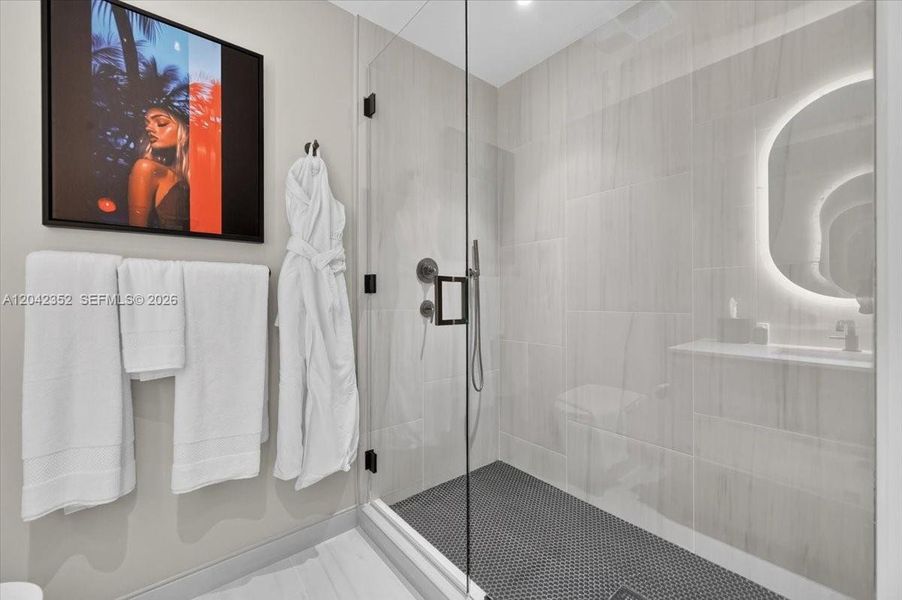 Image 37 of a home in .
