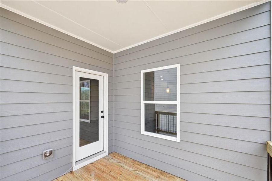 Exterior details and patio area of a home in Sanders Park, Austell (Image 24).