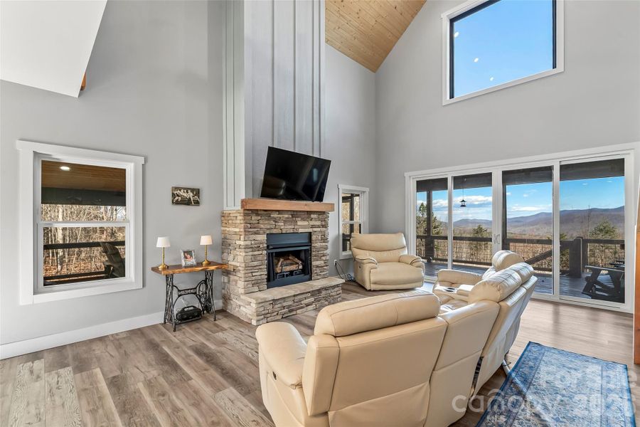 Furnished interior view inside a new home in , Nebo (Image 33).