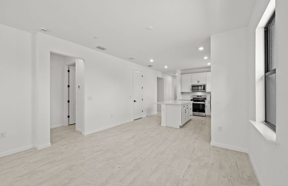 Spacious, unfurnished interior of a new home in Terreno, Naples (Image 14). Spacious, unfurnished interior of a new home in Terreno, Naples (Image 14).