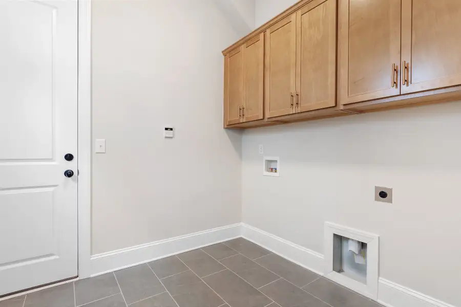 Spacious, unfurnished interior of a new home in Wildbrook, Denver (Image 16).