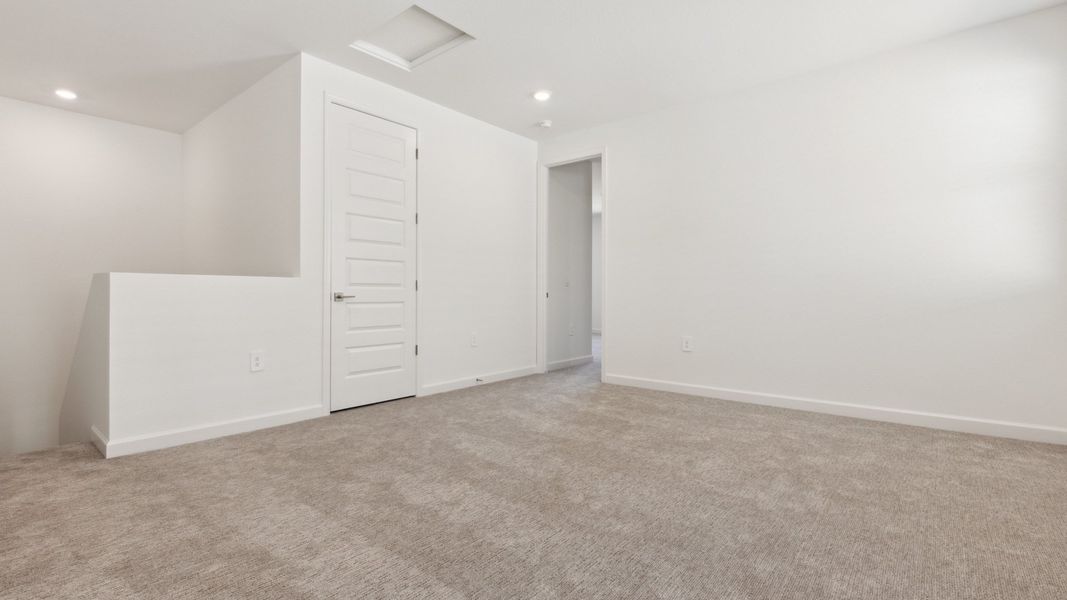 Spacious, unfurnished interior of a new home in Avance, Phoenix (Image 19).