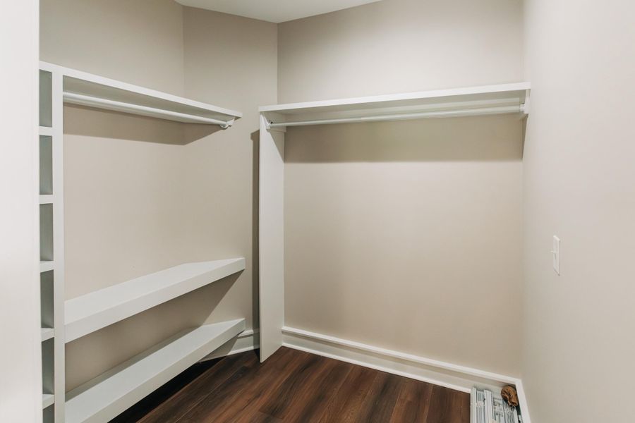 Spacious, unfurnished interior of a new home in , Walterboro (Image 30).