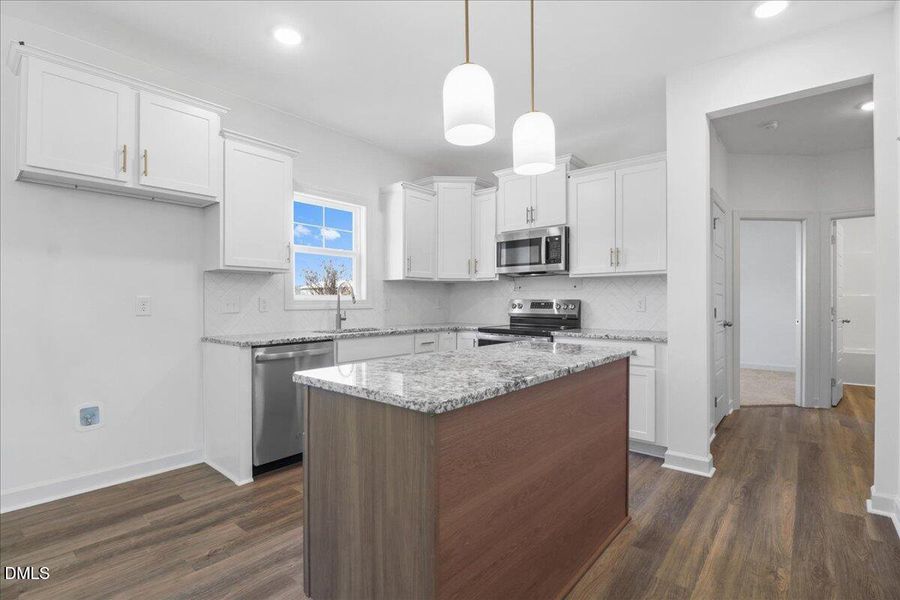 12-101 Hudson Vlg Dr-12